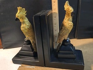 Pair vintage  Golden cockatoo parrot   bookends. Detailed birds.