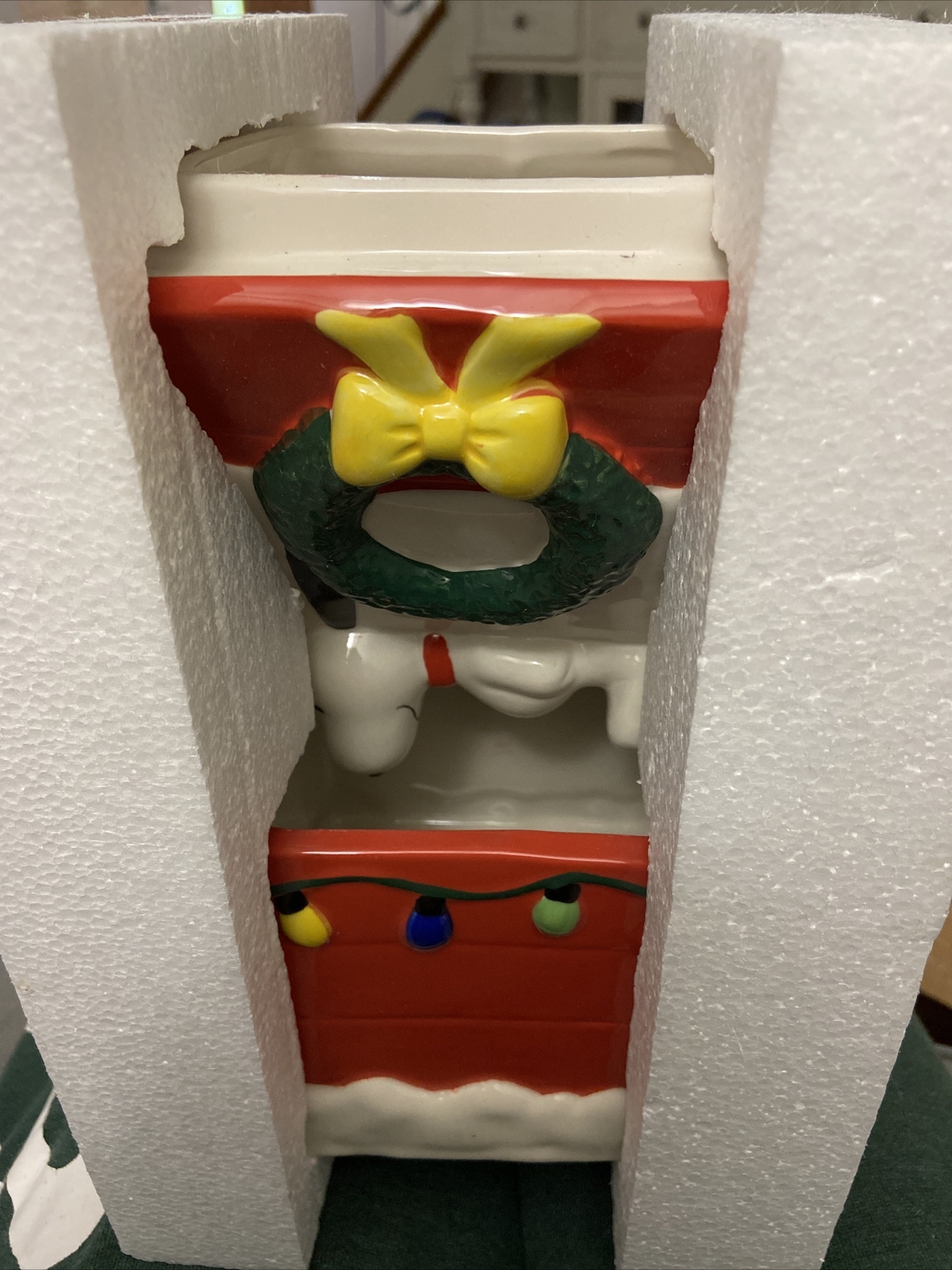 Hallmark Peanuts Special Edition Snoopy Treat Jar Charlie Brown