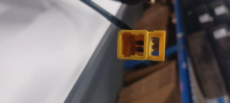 '07-'10 CHEVROLET SILVERADO 1500 Ext Cab Front passenger Seat Belt OEM - Image 3 of 4