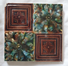 STUNNING ARTS & CRAFTS DESIGN 6 INCH TILE. CIRCA 19TH CENTURY.