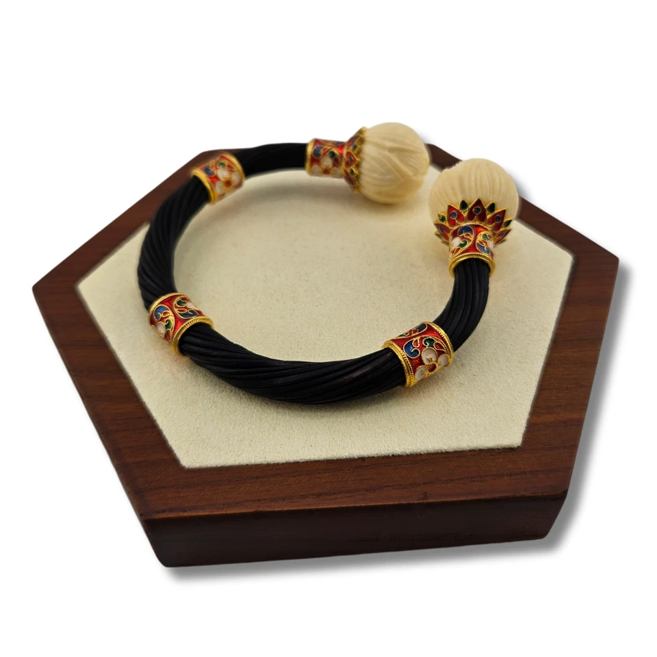 Ornate Thai Sukhothai Enamel Cuff Bracelet, Gold Plated 925 Silver, Hand-Carved - Image 3 of 4