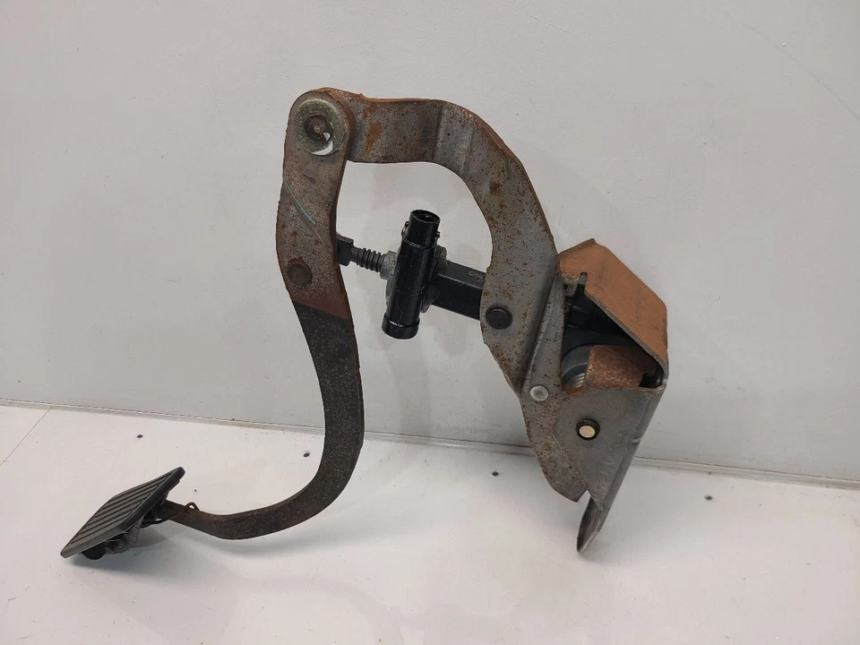 Cadillac Escalade 2004 ESV (6,0 L/AT) pedal acelerador Foto 4 de 4