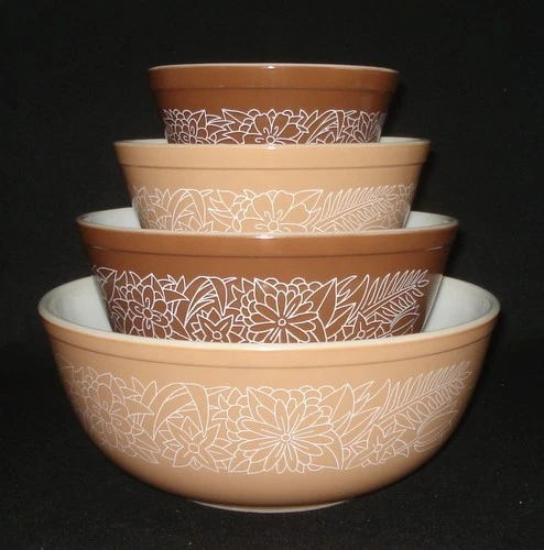 PYREX - 4 pc. Brown & Tan WOODLAND Mixing, Nesting Bowl Set
