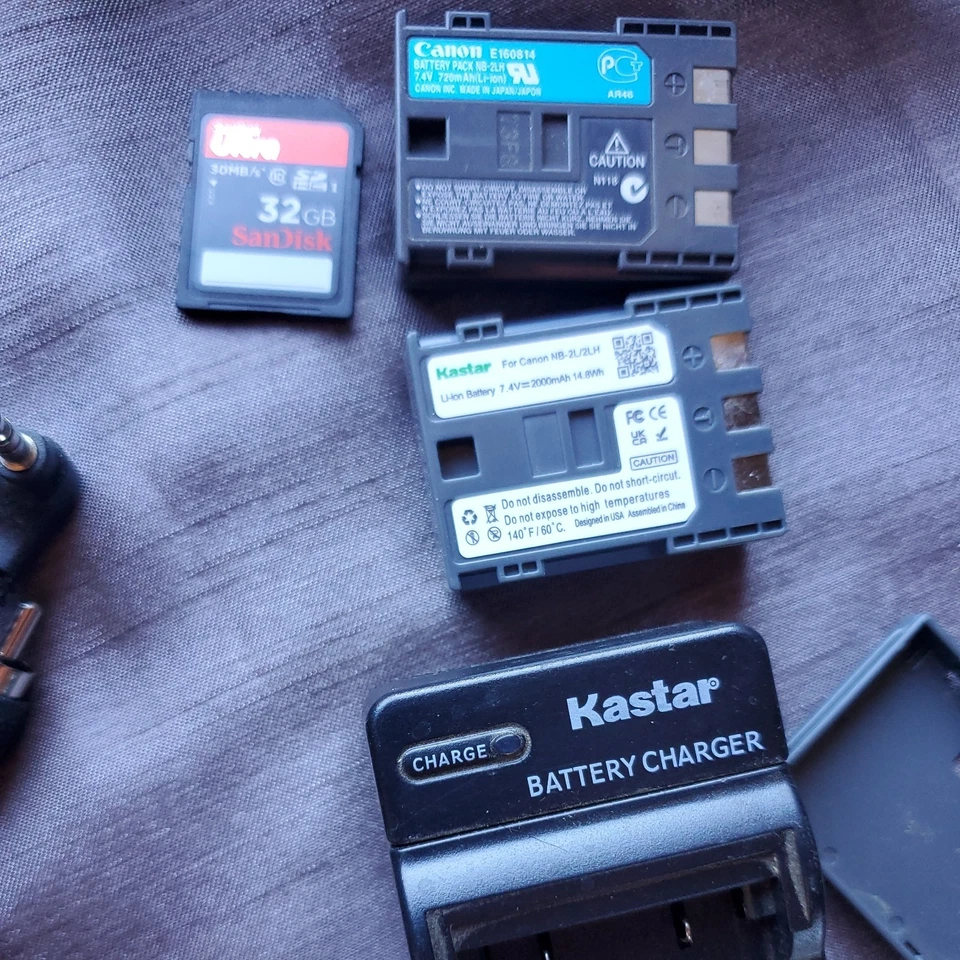 Canon PowerShot G7 10MP Digital Camera w/ 2 Batteries Charger 32GB SD For Parts - Image 4 of 4