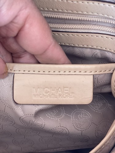 Michael Kors Women's Brown Monogram Shoulder bag With matching Wallet - Picture 4 of 15