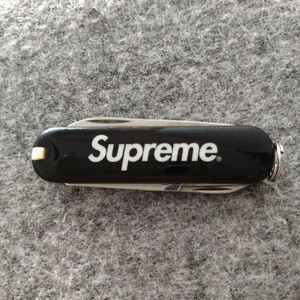セット売り　Supreme キーホルダー(Victorinox) Spring/Summer 2025 Preview – Supreme