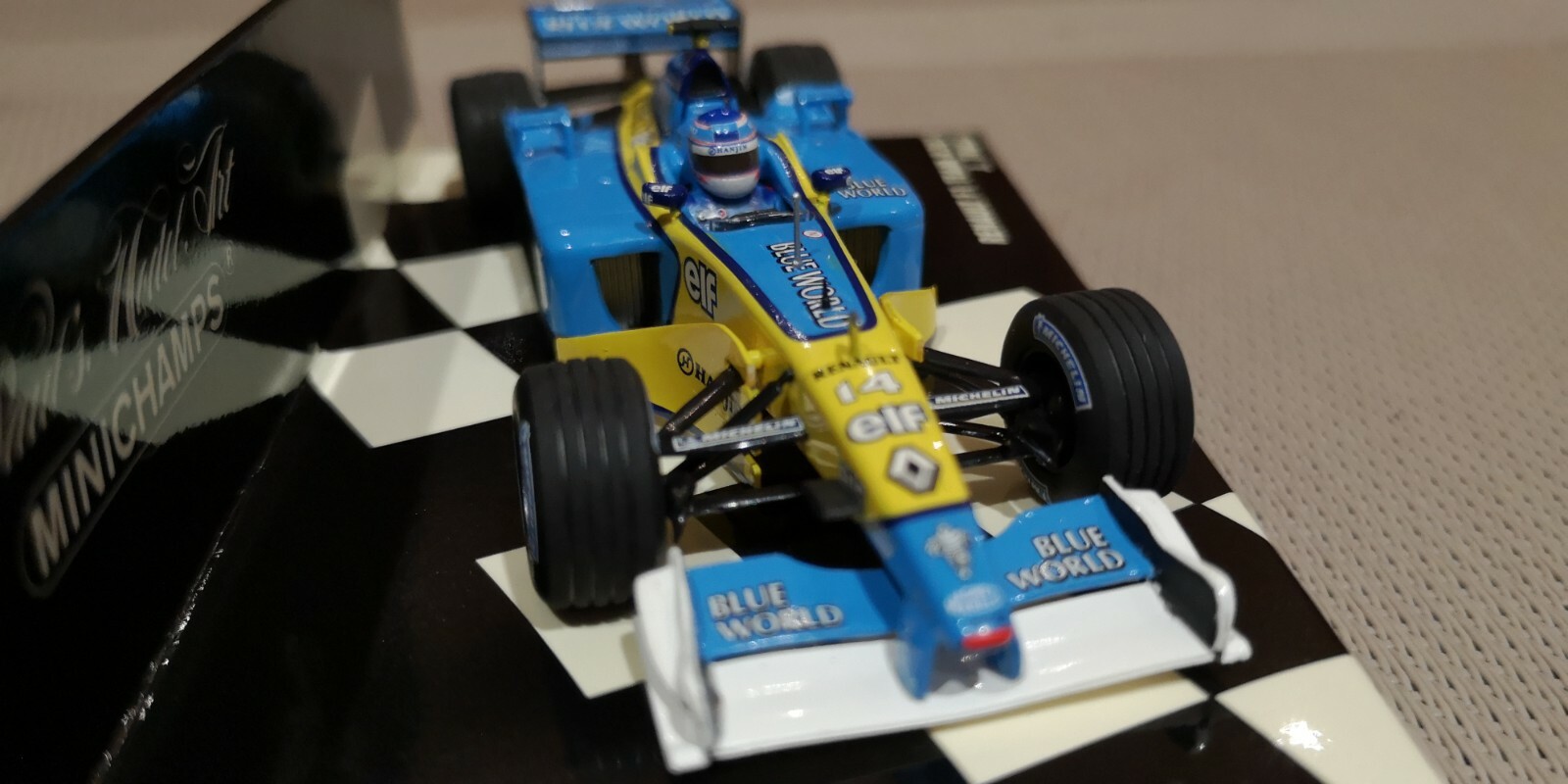 Renault F1 Team Trulli Modèle Réduit Modèle Renault F1 R202 #14 Trulli 1/18 Universal Hobbies - Occasion Comme Neuf Jouet Renault