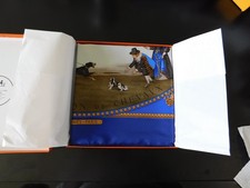 Carré Hermès Foulard en soie neuf Vintage boite sur boite