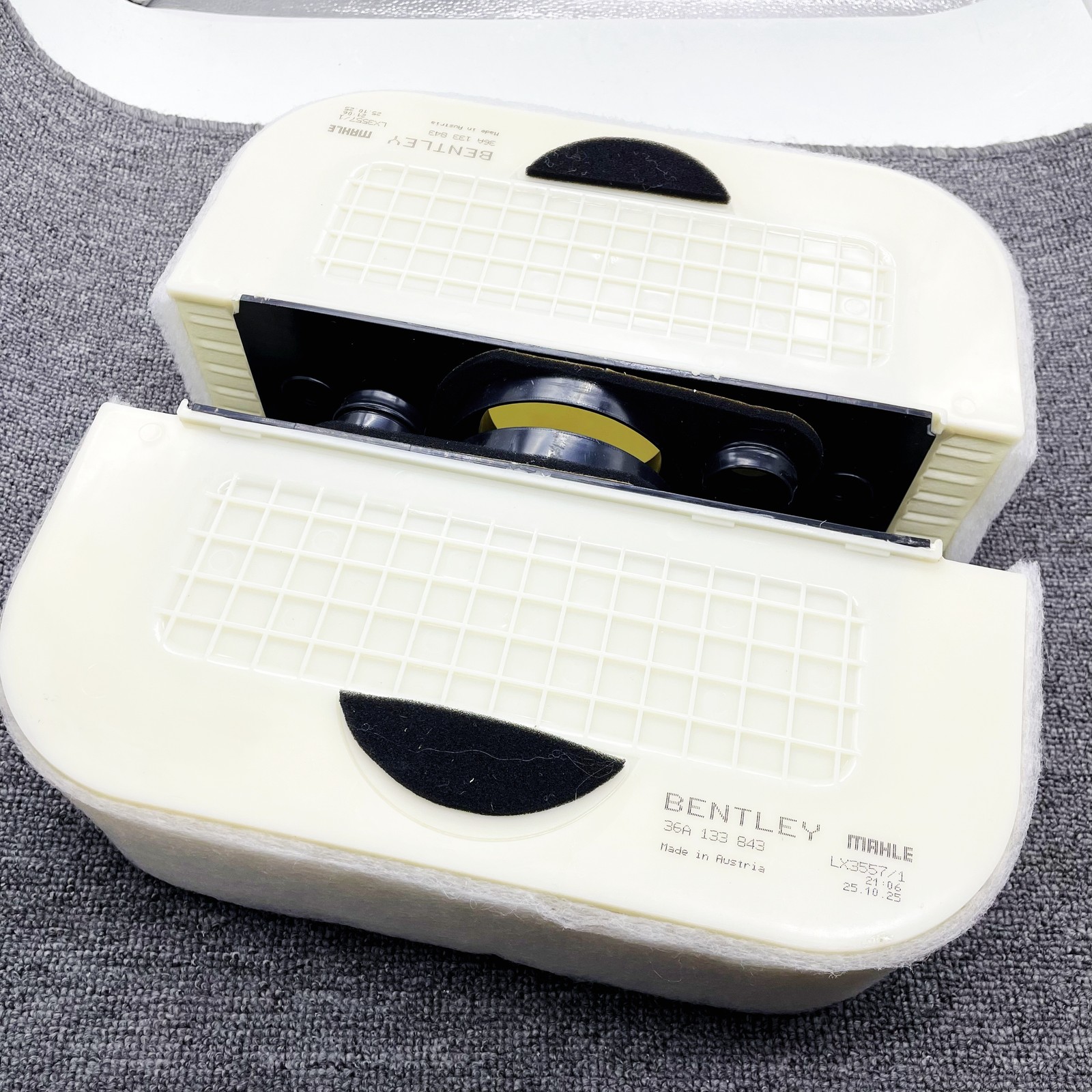 4M0819439B Bentley Bentayga Oil Filter Air Filter Ac Filter 07P115562 36A133843