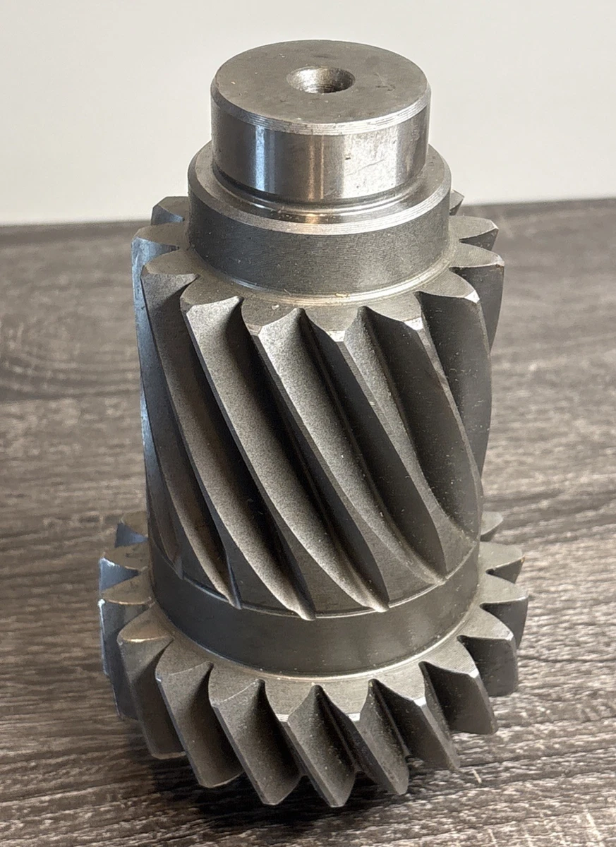 John Deere R122906 OEM Optional PTO Gear Countershaft Gear photo 2