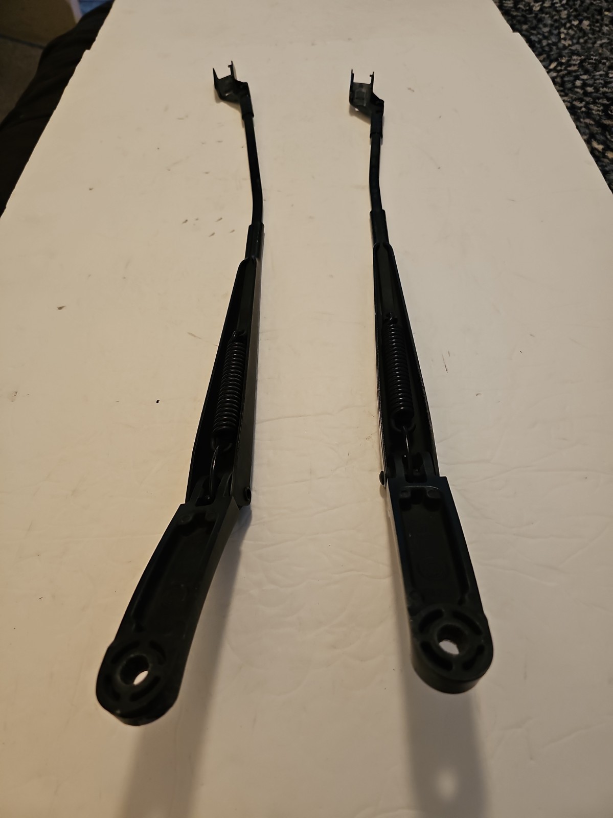 2009 2017 Volkswagen Tiguan FRONT LEFT & RIGHT Windshield Wiper Arm Pair OEM