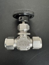 2X Swagelok SS-1RS8 Stainless Steel Integral Bonnet Needle Valves