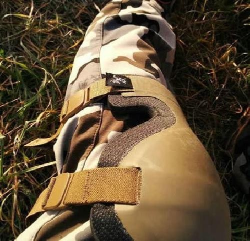 ARC'TERYX LEAF KNEE CAPS 膝パット Arc'teryx LEAF Combat Knee Caps Military Tactical Crocodile