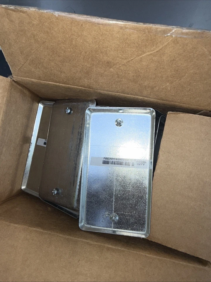 Caja de 25 cubiertas de acero City 58C1 utilitarias en blanco 4" x 2-1/8" acero Foto 3 de 3