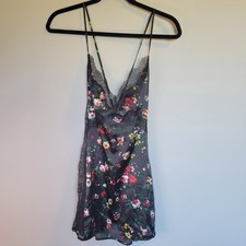Victoria  s Secret Slip Women  s Size Small Black Multicolor Floral Lace Chemise
