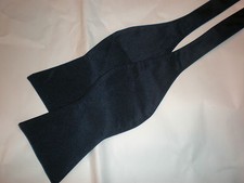 MEN'S TOMMY HILFIGER NAVY BLUE BOW TIE NEW WITH TAG