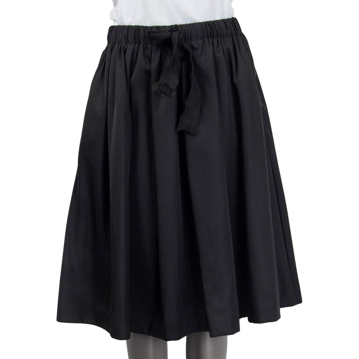66227 auth PRADA black nylon FLARED DRAWSTRING KNEE LENGTH 66227 auth PRADA black nylon FLARED DRAWSTRING KNEE LENGTH