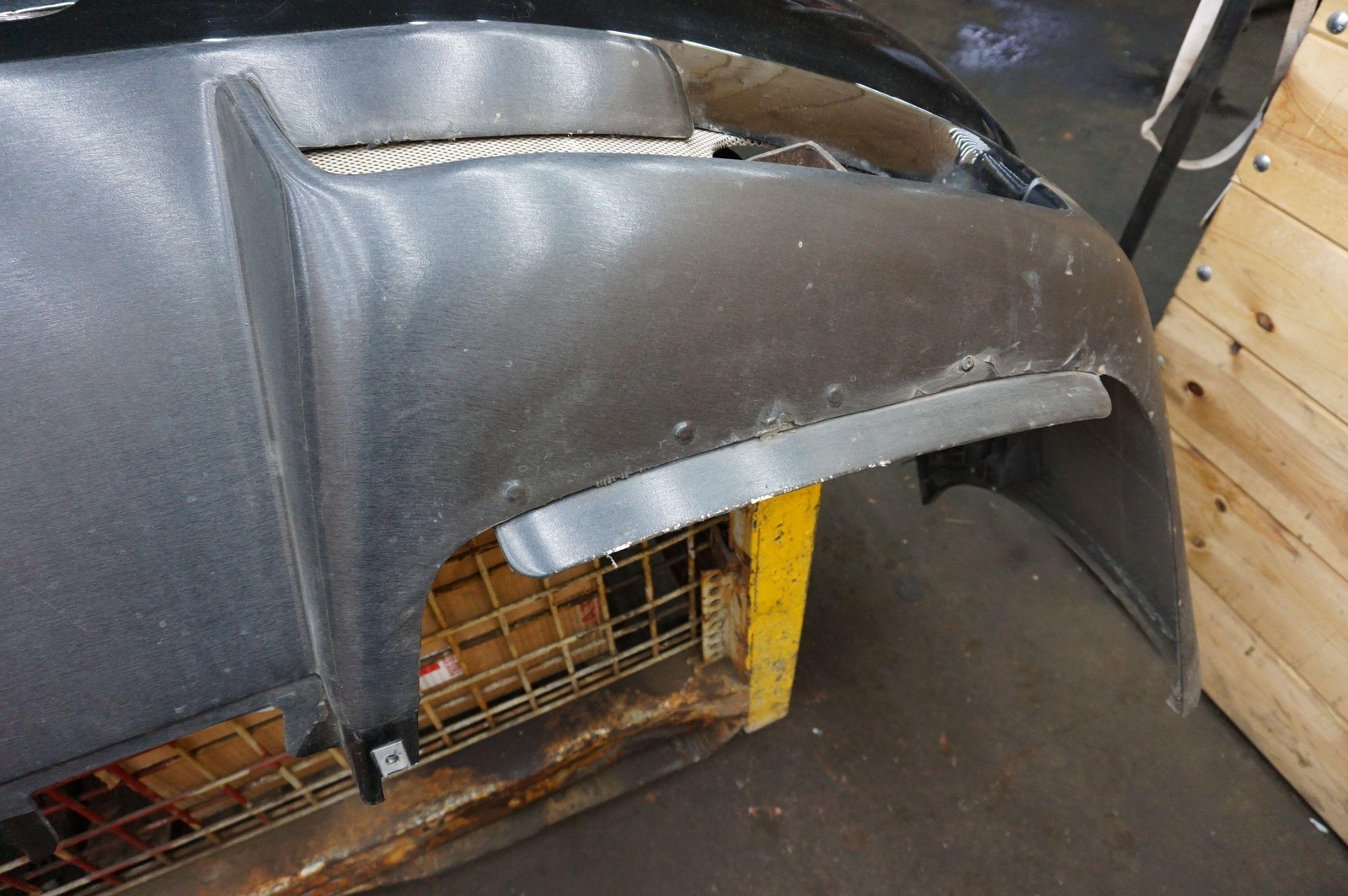 Rear Bumper Park Assist Daytona Black USA 67610910 68965100 68965000 Ferrari 612