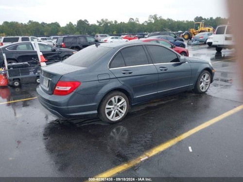Used Air Cleaner Assembly fits: 2014 Mercedes-benz Mercedes c-class 204 Type Cpe - Picture 4 of 12