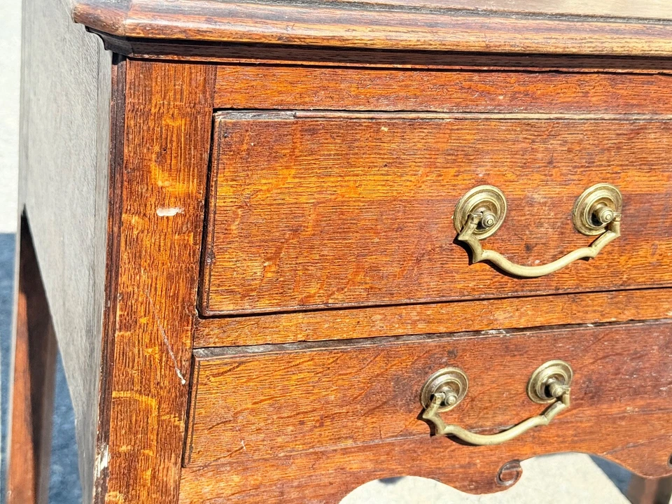 Antigua mesa de servir de roble Chippendale 1770 3 cajones niño bajo siglo XVIII país Foto 4 de 4