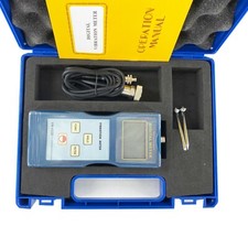 Handheld Vibration Meter with Displacement 0.001mm~1.999mm Equivalent Peak-peak