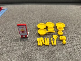 LEGO Friends Lot 3187 Butterfly Beauty Shop 3061 Park Caf&eacute; 41116 Exploration Car