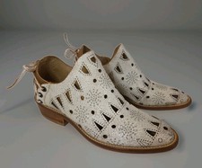 Botines perforados craquelados blancos Musse & Cloud talla 7 nuevos sin etiquetas Anthropologie