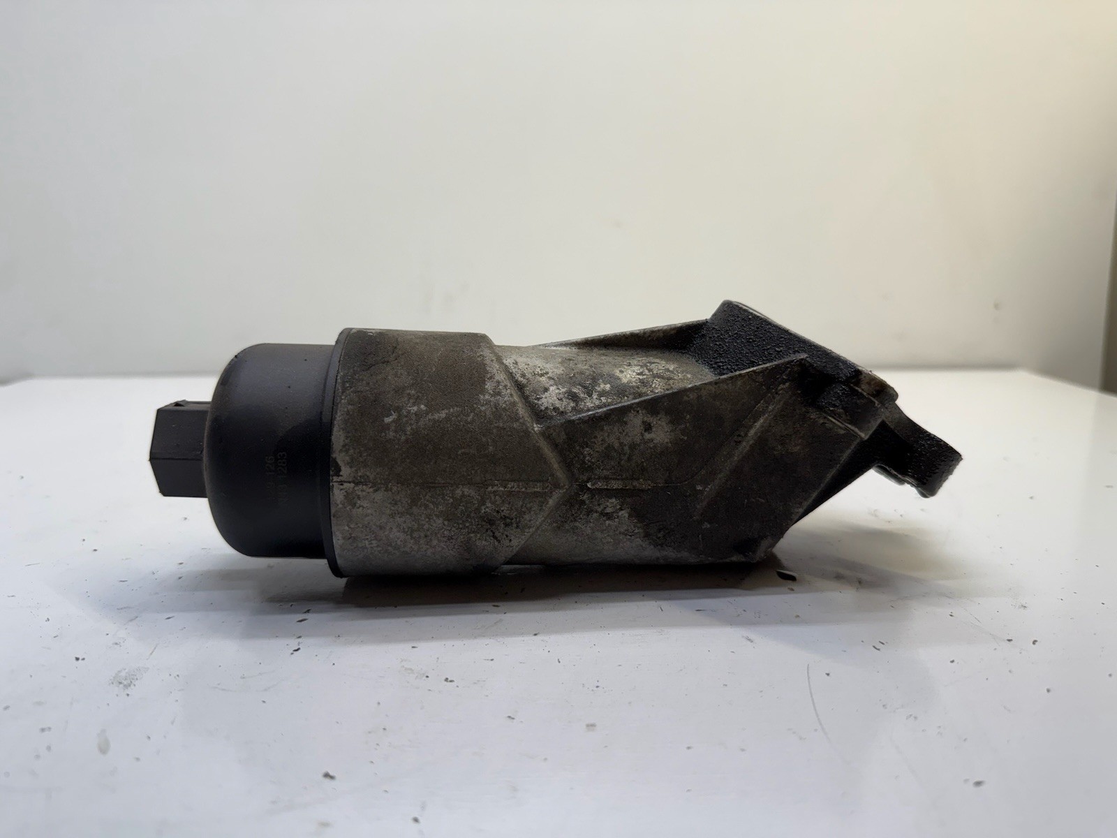 2014 - 2017 Maserati Ghibli 3.0L Engine Oil Filter Housing OEM