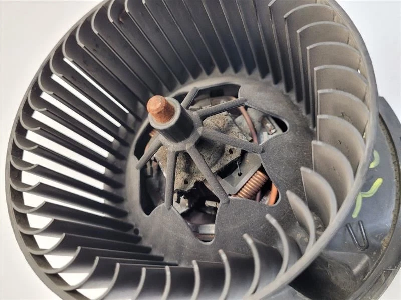 2012-19 VOLKSWAGEN BEETLE Blower Motor Manual Temperature Control  - Image 3 of 4