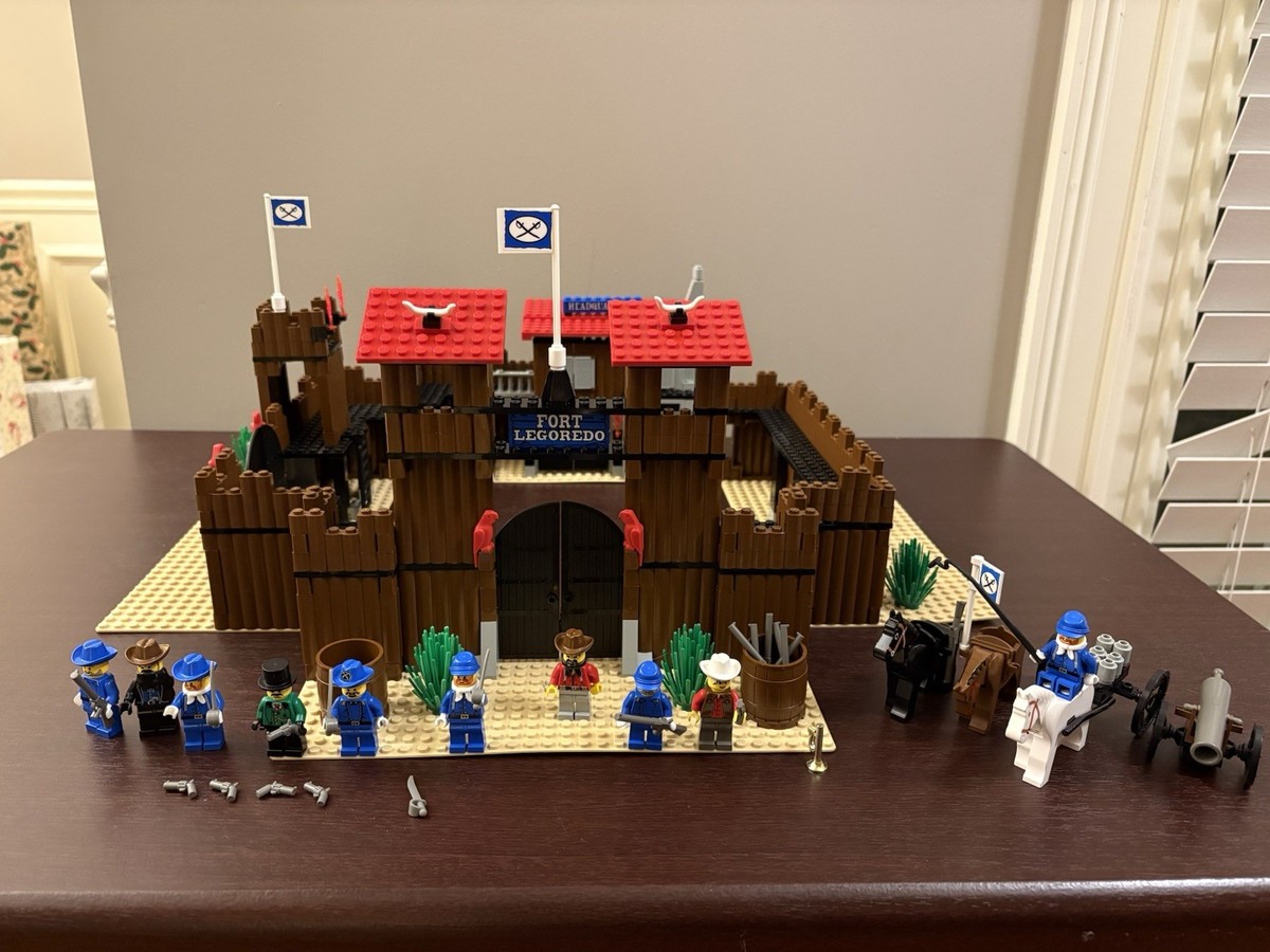 LEGO 6769: Fort Legoredo Western W/Instructions - 100% Complete