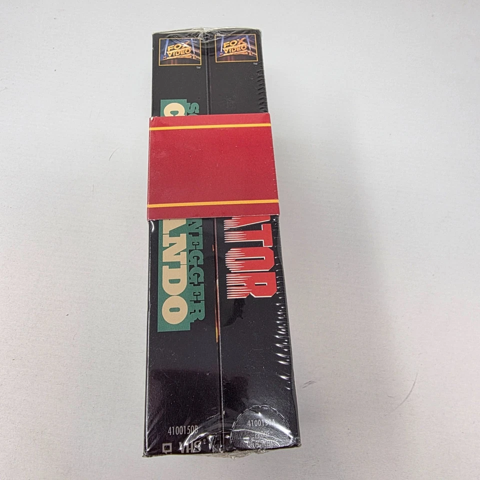 New Predator/Commando Schwarzenegger VHS 2 Pack Double Feature Watermarks SEALED - Image 3 of 4