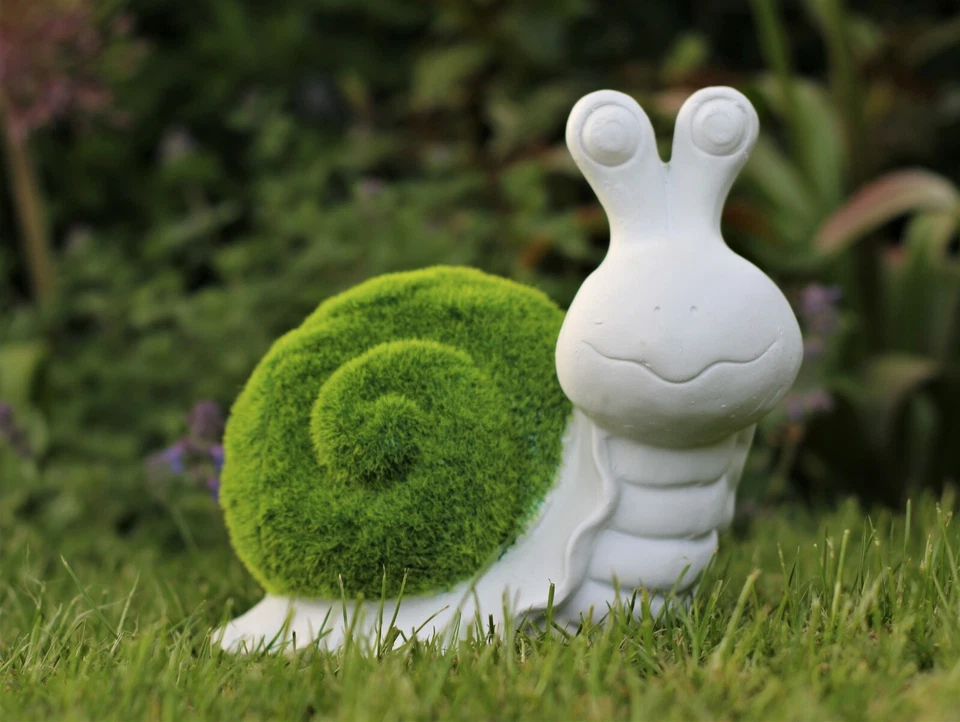 Garden Ornament slug Snail Animal  Flocked Grass Effect Outdoor Sculpture  - Image 2 of 4