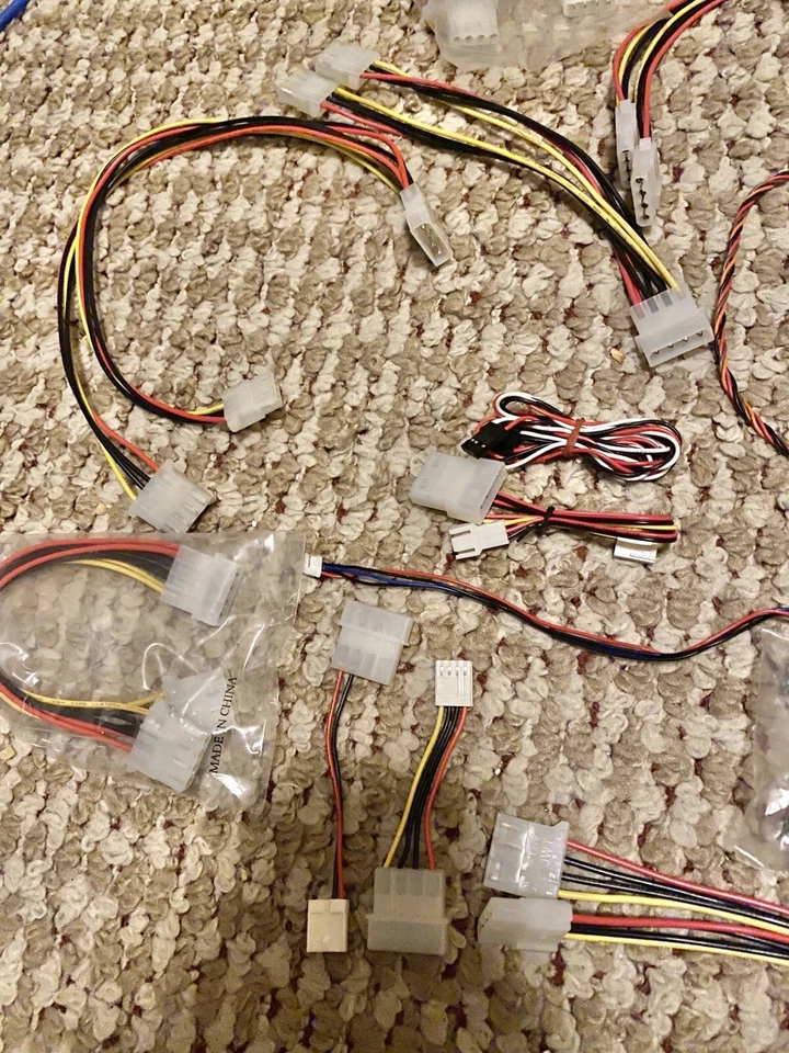 Gran Lote Cables de Computadora Adaptadores Cubridores VGA A DVI Molex Serie ATA Etc Foto 3 de 4