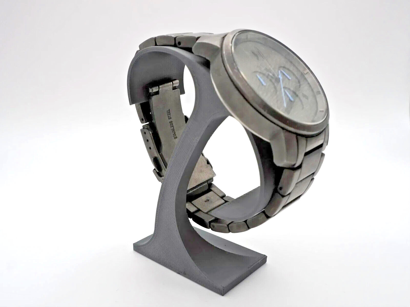 Black Plastic Watch Stand – Curved Display Stand/Holder for Watches & Bracelets