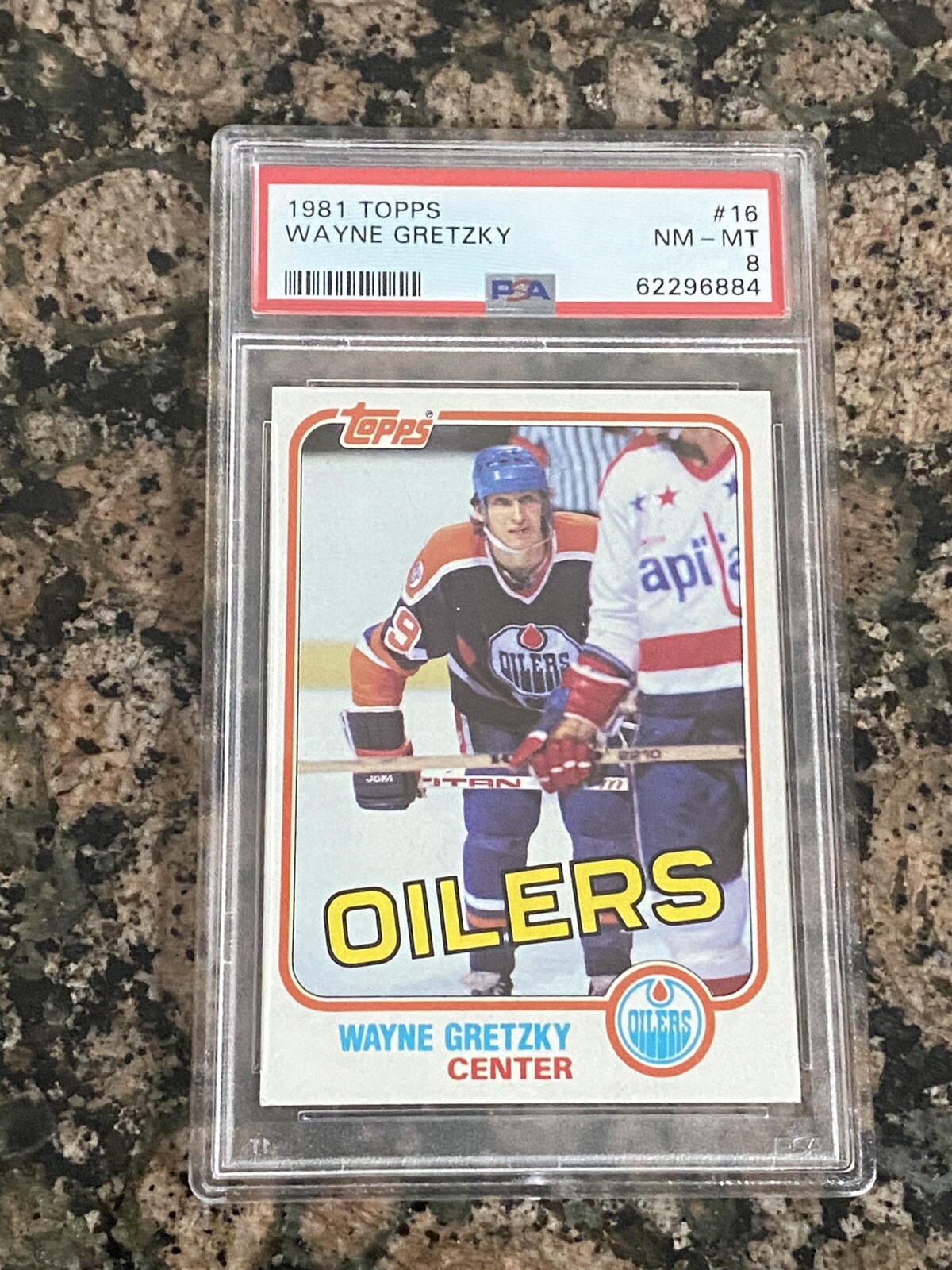 1981 Topps Wayne Gretzky #16 PSA 8
