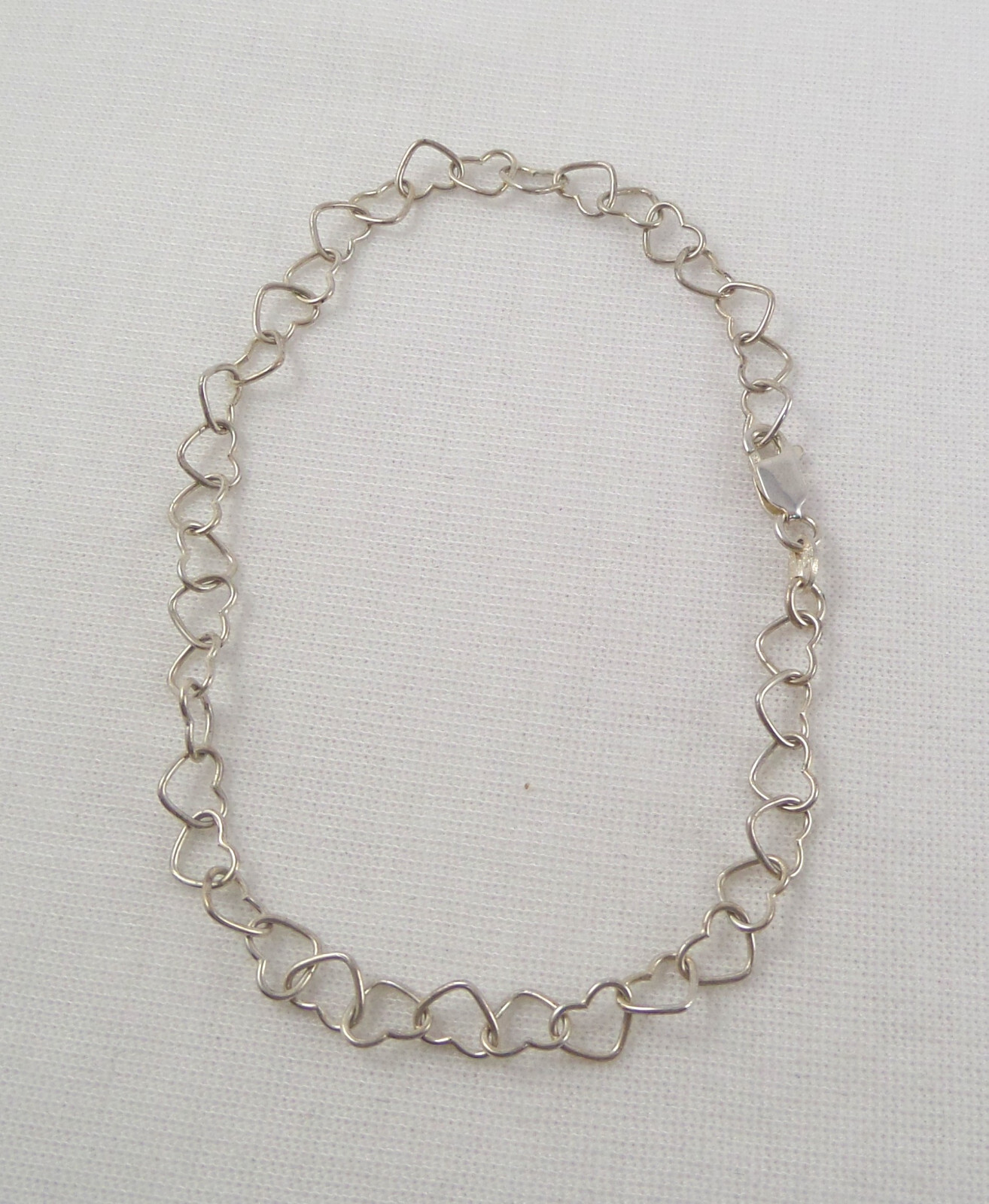 VTG Sterling Bracelet Interlocking Hearts 3.3 Gr. Signed Boma 8 -3/4” Long Italy