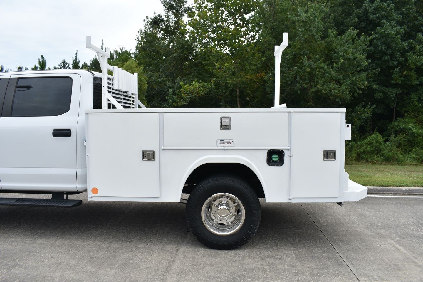 2017 Ford F-350 Super Duty XL thumbnail 4