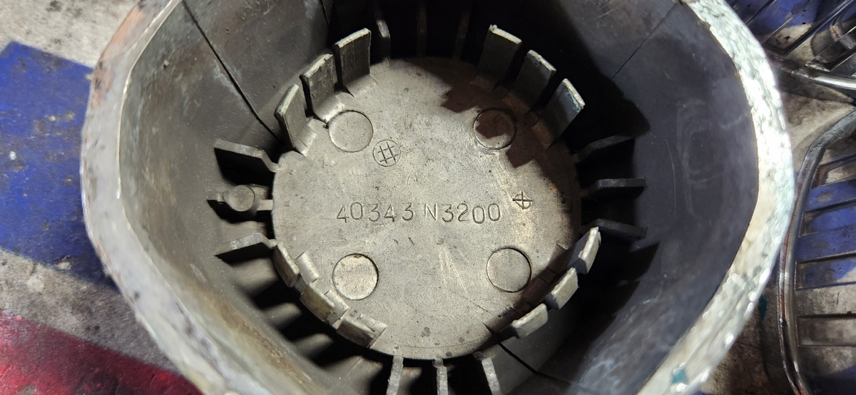 Datsun 75- 78 280z 4 Spoke Alloy Wheel Center Caps ( 4x) 40343