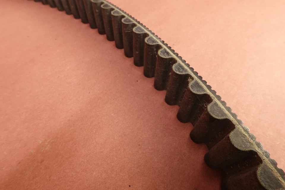 Correa de transmisión trasera Harley Sportster 1200 XL1200C 1995-2006 Foto 3 de 4