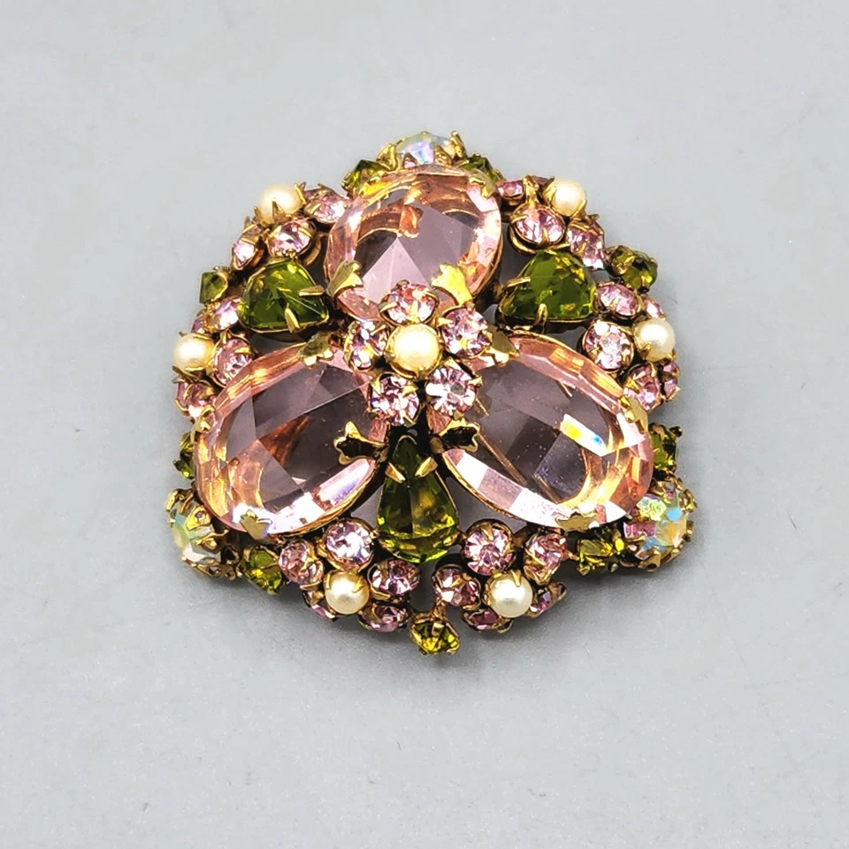 Broche abovedado Schreiner sin firmar VERIFICADO invertido rosa verde cristal imitación perla Foto 2 de 4