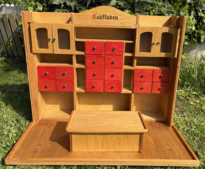 Wunderschöner alter Kaufladen aus Holz handgearbeitet mit ganz viel Charme antik
