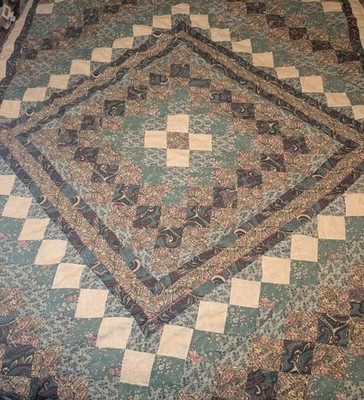 Pair Of 2 Patchwork Quilts W/ Matching Pillow Cases W/geometric design 