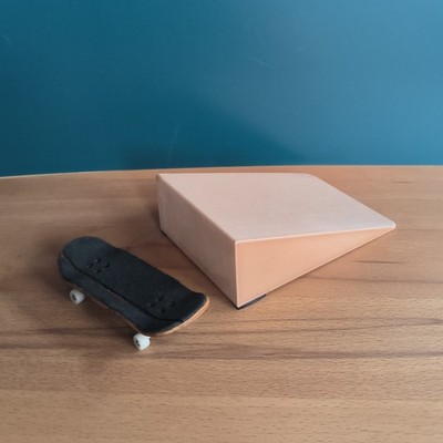 Mini Kicker fürs Fingerskateboard | Park, Rampe, Obstacle, Holz