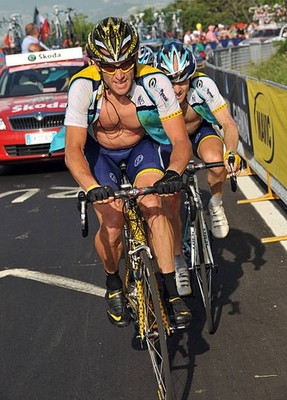 Lance Armstrong paces Levi Leipheimer on stage 16 2009 Giro d'Ital- Old Photo