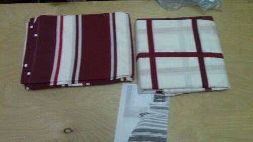 Twin Pack red and white double Duvet set, 2 x duvet cover with 2 Pillow cases - Picture 1 of 3