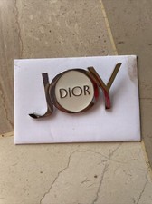 Broche Pin’s  NEUF PARFUM Joy Dior Neuf