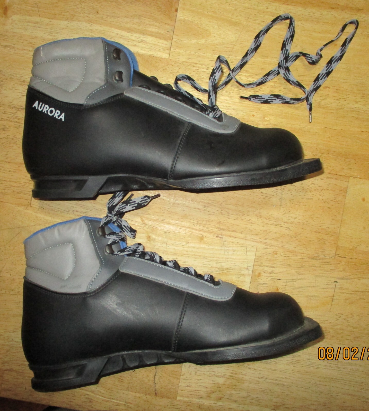 SALOMON STIVALI DA SCI DI FONDO AURORA INDOSSATI UNA VOLTA MADE IN REPUBBLICA CECA TAGLIA 43