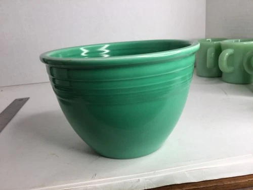 Vintage Fiestaware Nesting Mixing Bowl / Green / #2
