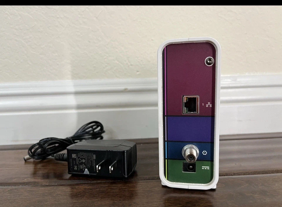 ARRIS SB6183 SURF board 16 x 4 686 Mbps DOCSIS Speed 3.0 Cable Modem White - Image 3 of 4