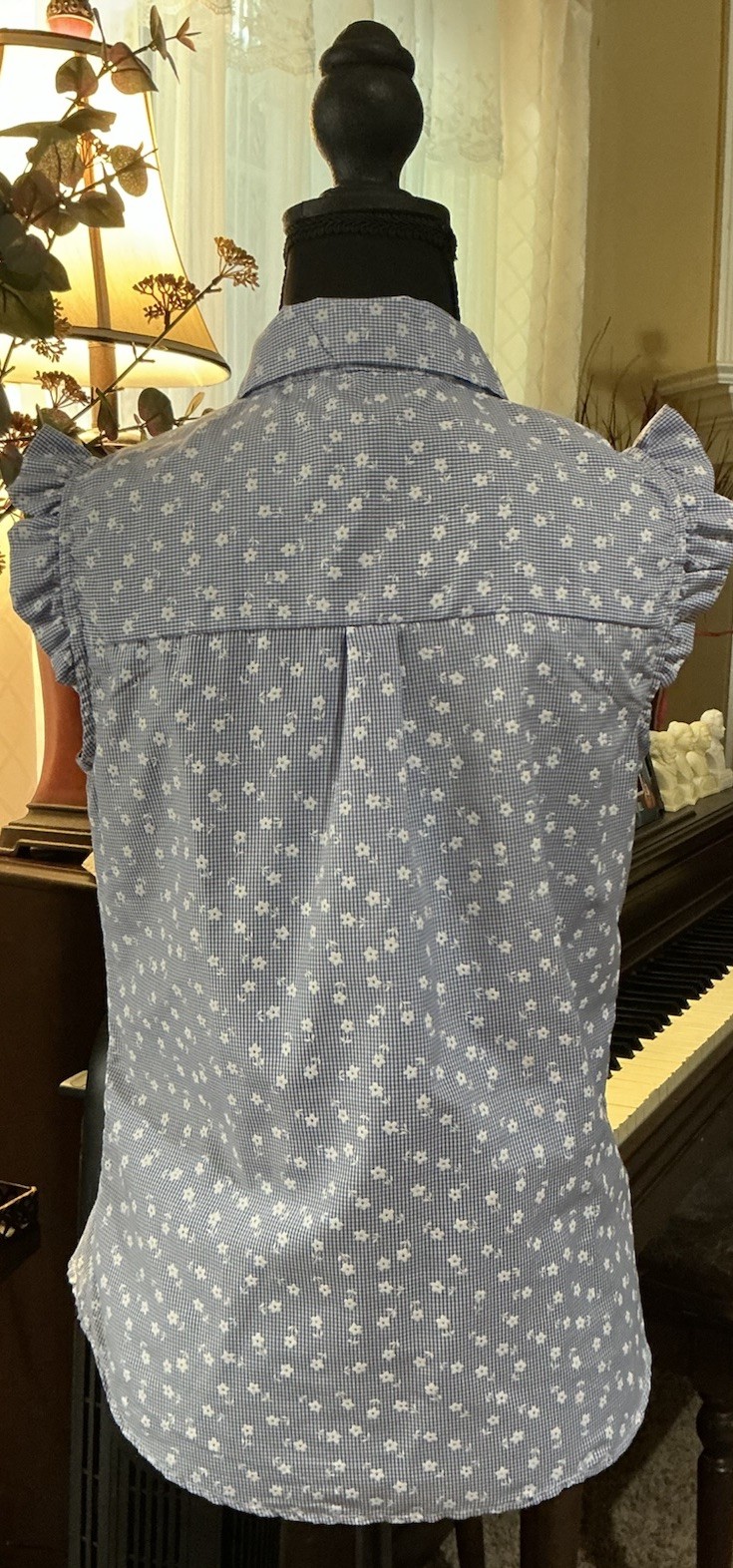 Love Notes Button-down Sleeveless Blouse With Blu… - image 3